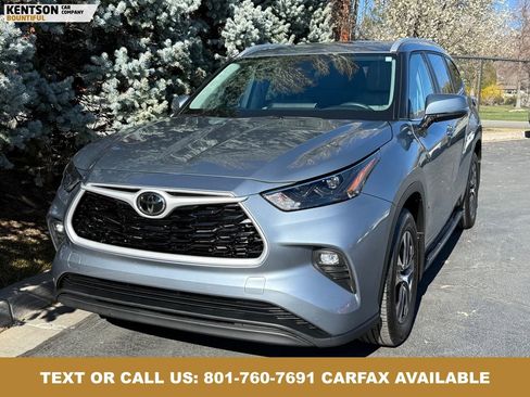 Used 2024 Toyota Highlander XLE AWD/4WD image 4