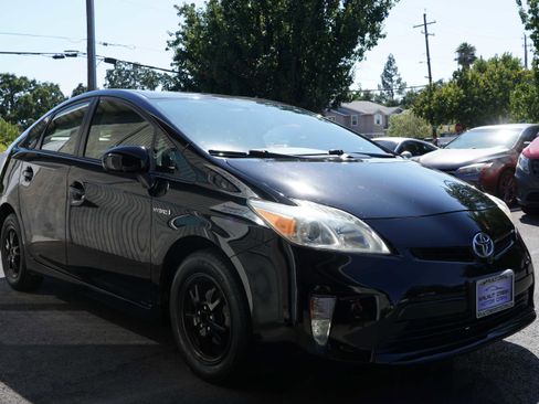 Used 2013 Toyota Prius Three image 6