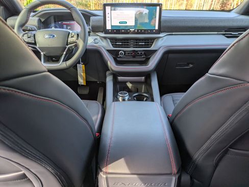 New 2026 Ford Explorer ST-Line w/ ST-Line Street Pack image 28