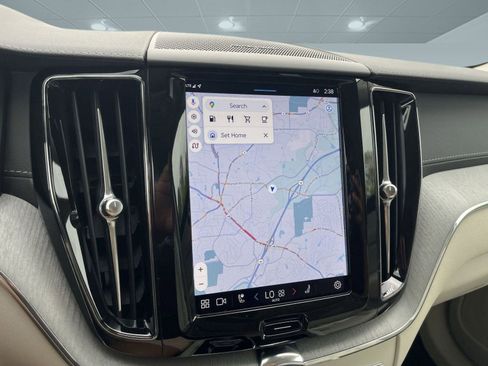 Used 2025 Volvo XC60 B5 Ultra w/ Protection Package Premier image 25