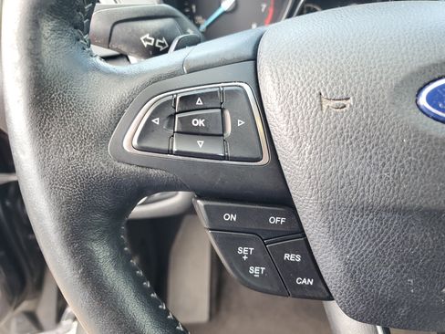 Used 2017 Ford Escape Titanium FWD image 19
