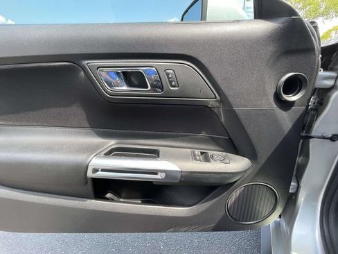 Used 2015 Ford Mustang GT RWD image 12
