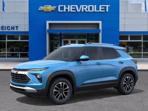 New 2026 Chevrolet TrailBlazer LT FWD image 2