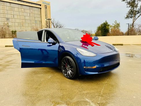 Used 2023 Tesla Model Y Performance AWD/4WD image 30