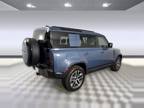 Used 2026 Land Rover Defender 110 S image 9