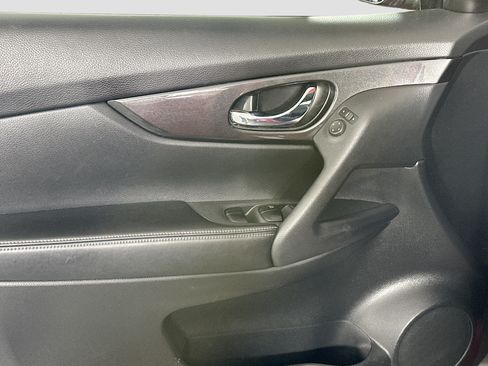 Used 2017 Nissan Rogue S w/ Appearance Package FWD image 15