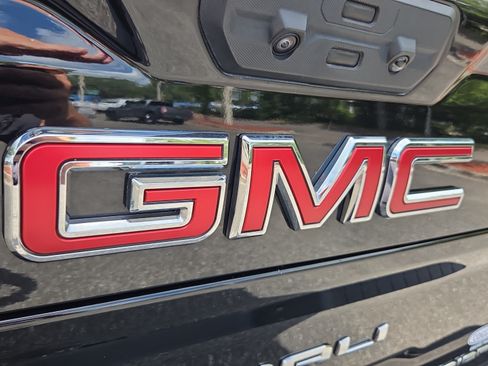 Certified 2024 GMC Sierra 2500 Denali w/ Denali Reserve Package AWD/4WD image 32