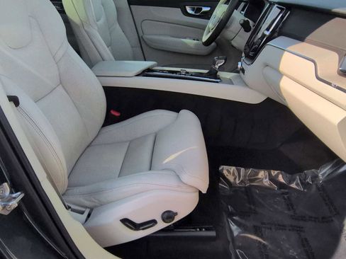 Used 2021 Volvo XC60 T5 Inscription w/ Advanced Package image 23