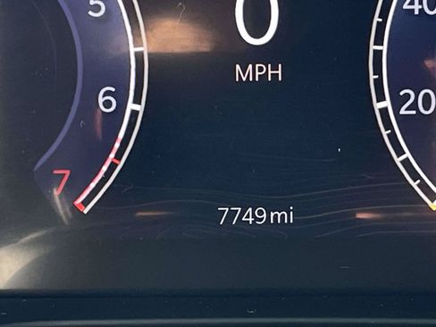 Used 2025 Jeep Grand Cherokee Altitude AWD/4WD image 21