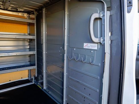 Used 2019 Nissan NV 2500 SV w/ Navigation Package image 21