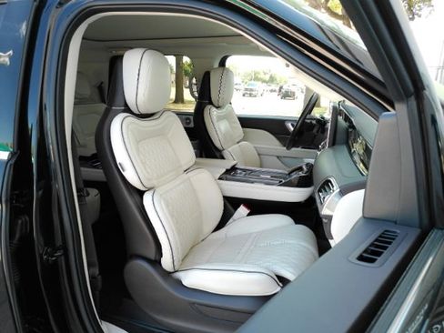 Used 2022 Lincoln Navigator Black Label image 23