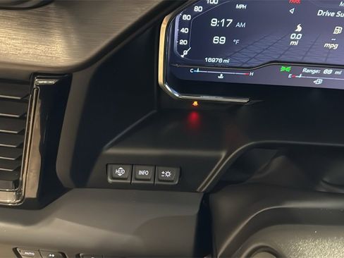 Used 2024 GMC Sierra 1500 AT4 w/ Technology Package image 34