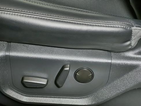 Used 2024 Ford Expedition XLT RWD image 15