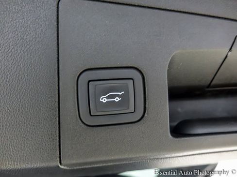 Used 2024 Cadillac XT5 Premium Luxury image 23