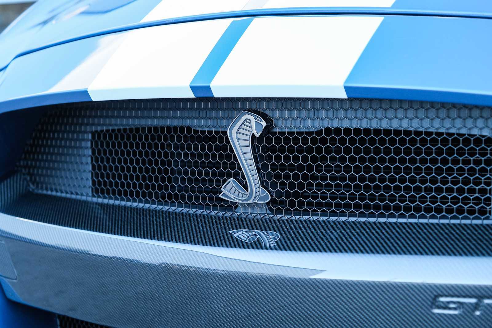 Used 2020 Ford Mustang Shelby GT500 w/ Technology Package RWD image 3