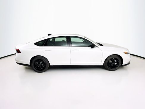 Certified 2025 Honda Accord SE image 2