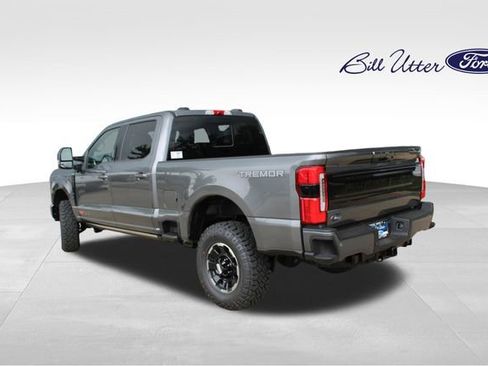 New 2026 Ford F250 Platinum w/ Tremor Off-Road Package AWD/4WD image 4