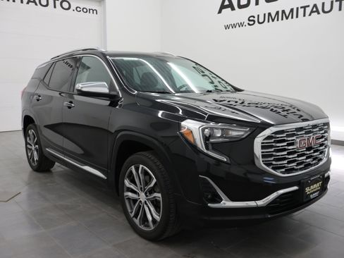 Used 2018 GMC Terrain Denali w/ Comfort Package AWD/4WD image 2