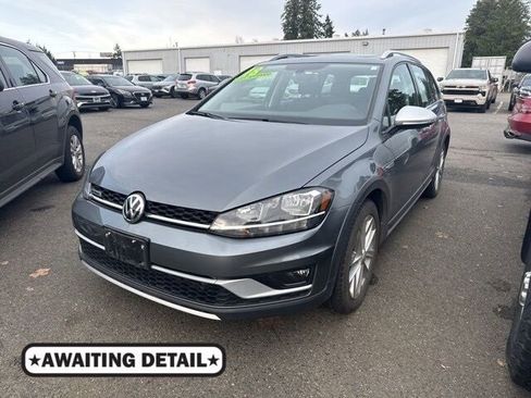 Used 2018 Volkswagen Golf Alltrack SE image 1