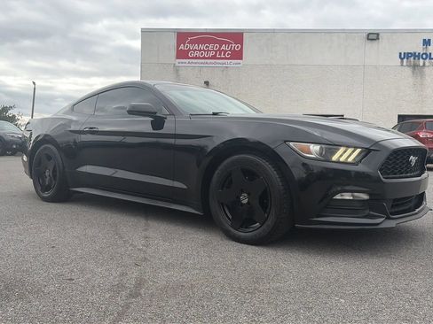 Used 2015 Ford Mustang Coupe image 13