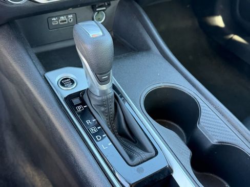 Used 2025 Nissan Altima 2.5 SV FWD image 13