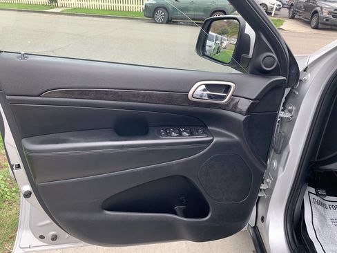 Used 2013 Jeep Grand Cherokee Laredo image 16