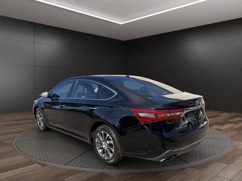 Used 2017 Toyota Avalon XLE Premium w/ All Weather Liner Package FWD image 6