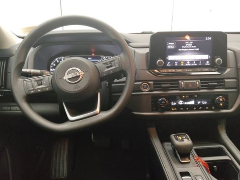 Used 2024 Nissan Pathfinder S FWD image 22