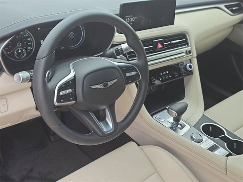 Used 2026 Genesis G70 2.5T image 15