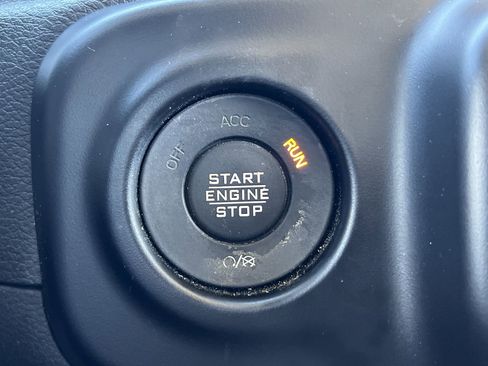 Used 2022 Jeep Wrangler Unlimited Sahara w/ Dual Top Group image 11