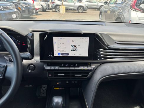 Used 2026 Toyota Camry SE FWD image 14