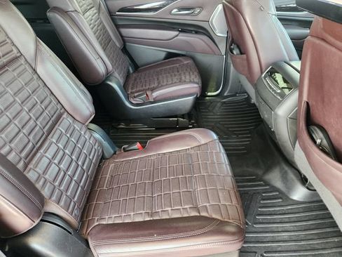 Used 2023 Cadillac Escalade Premium Luxury Platinum RWD image 31