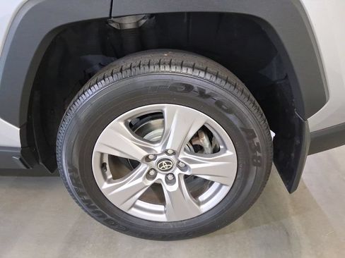 Used 2022 Toyota RAV4 XLE AWD/4WD image 15