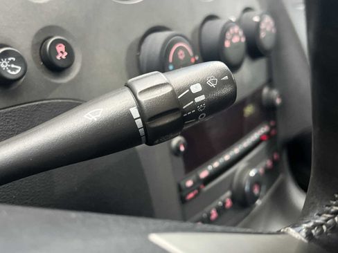 Used 2008 Pontiac Solstice GXP w/ Premium Package image 9