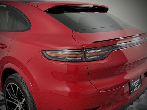 Used 2023 Porsche Cayenne Coupe image 13