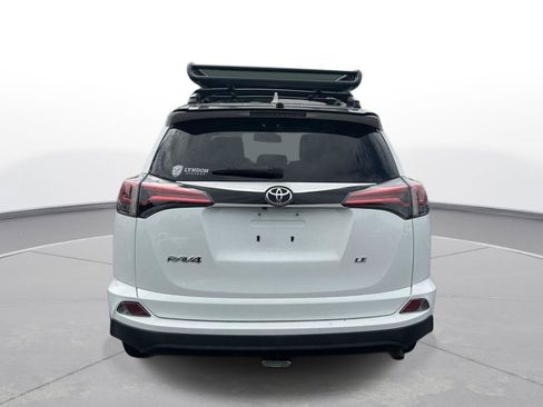 Used 2018 Toyota RAV4 LE FWD image 6