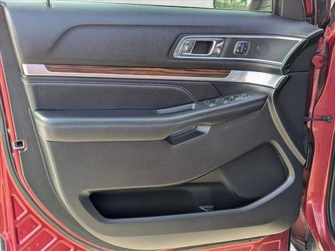 Used 2018 Ford Explorer Limited w/ Equipment Group 301A image 10