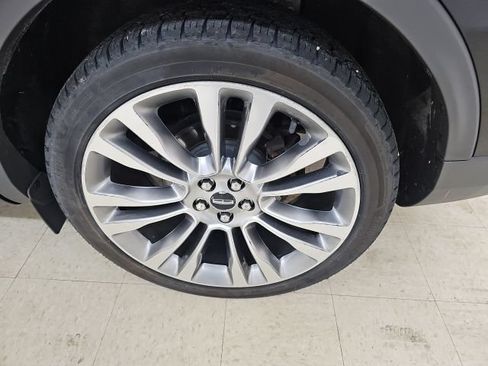 Used 2017 Lincoln MKX Reserve w/ Lincoln MKX Climate Package FWD image 23