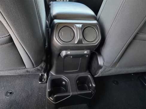 Used 2020 Jeep Wrangler Unlimited Sport S image 15