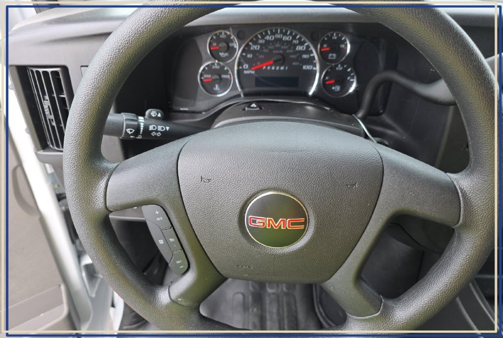 Used 2025 GMC Savana 2500 w/ Driver Convenience Package RWD image 3
