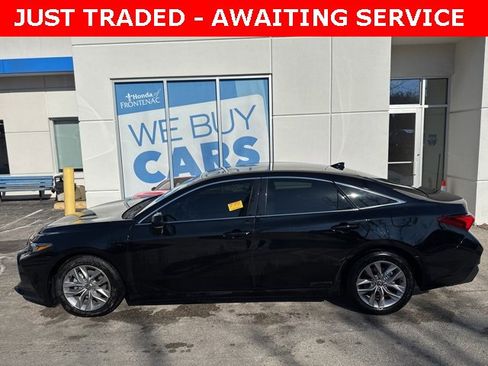 Used 2021 Toyota Avalon XLE image 4