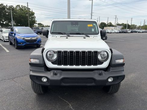 Used 2024 Jeep Wrangler Unlimited Sport AWD/4WD image 2