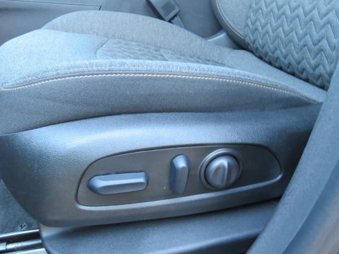 Used 2024 Chevrolet Equinox LT image 16