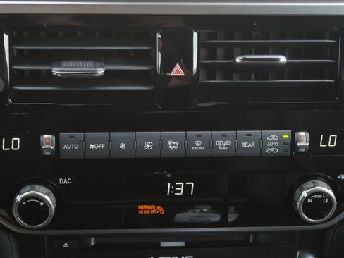 Used 2022 Lexus GX 460 Premium w/ Premium Package image 18