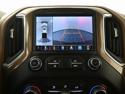 Used 2021 Chevrolet Silverado 1500 High Country w/ Technology Package image 34