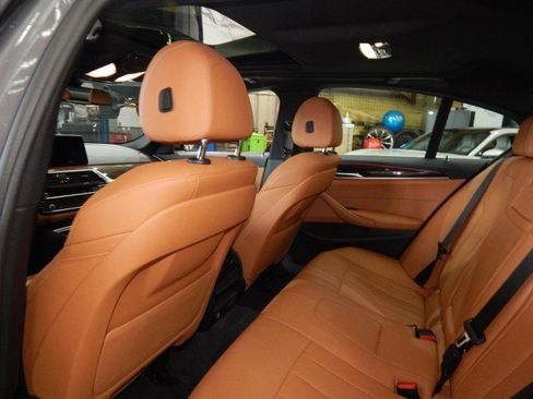 Used 2022 BMW 530i xDrive image 33