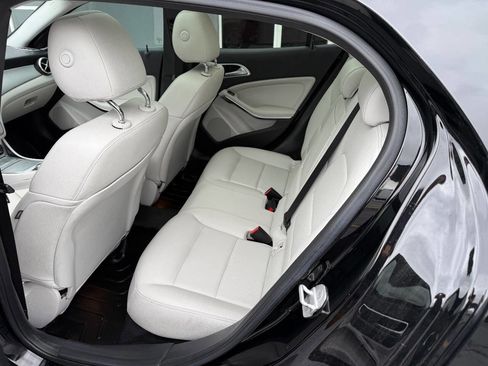 Used 2015 Mercedes-Benz GLA 250 image 14