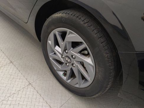 Used 2024 Hyundai Elantra SEL FWD image 31