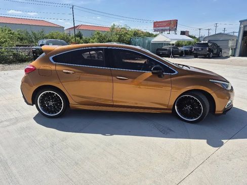 Used 2017 Chevrolet Cruze Premier FWD image 5