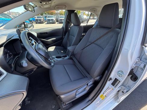 Used 2025 Toyota Corolla LE FWD image 35